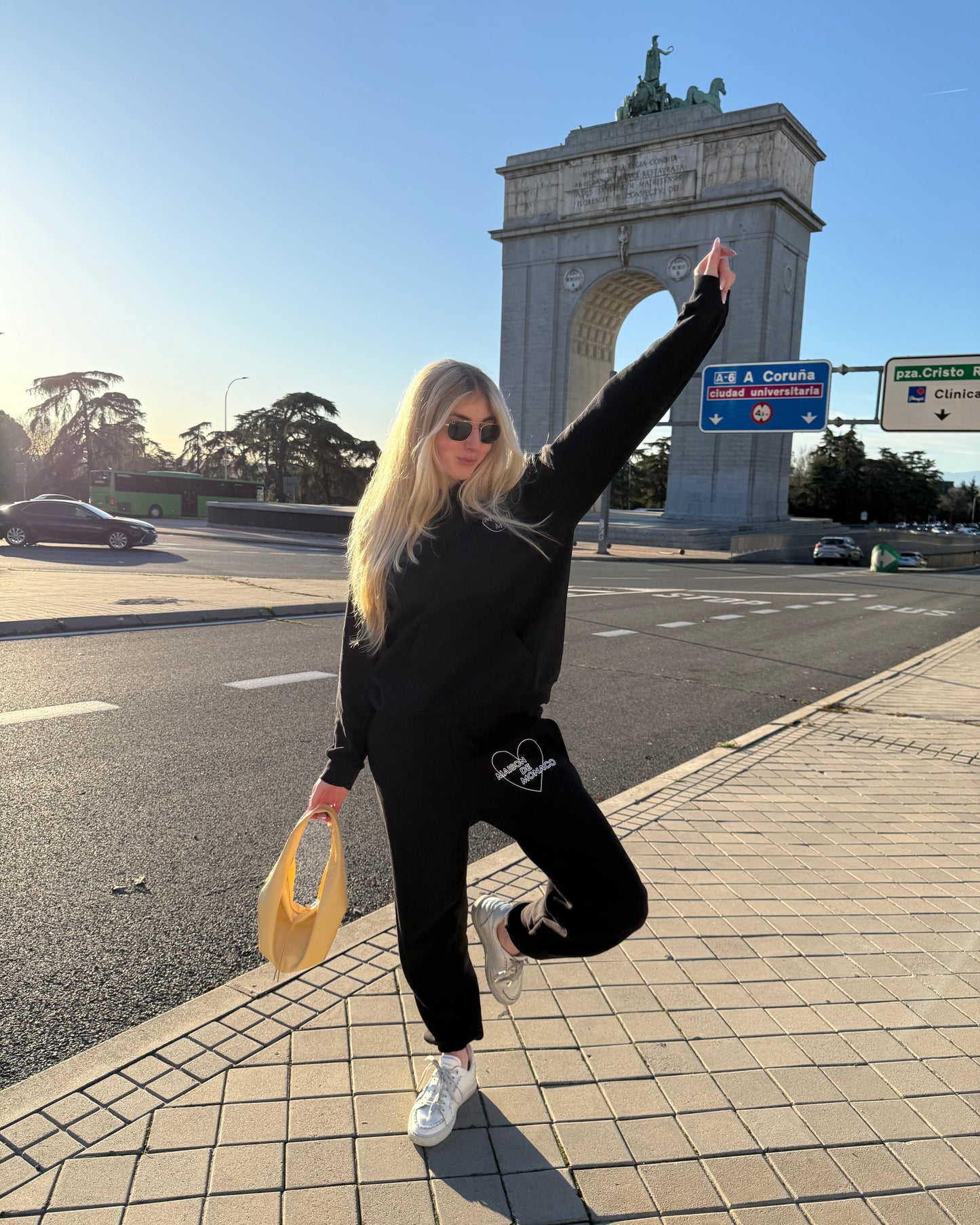 De zwarte Amore hoodie